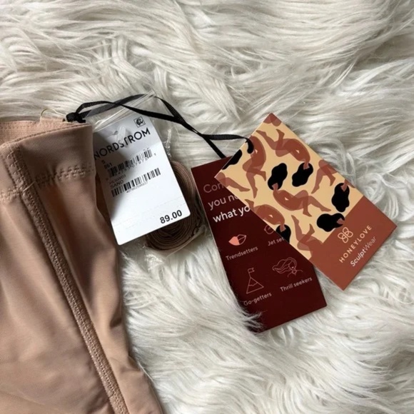 HoneyLove NWT SuperPower Short Sand Small S - Picture 6 of 7